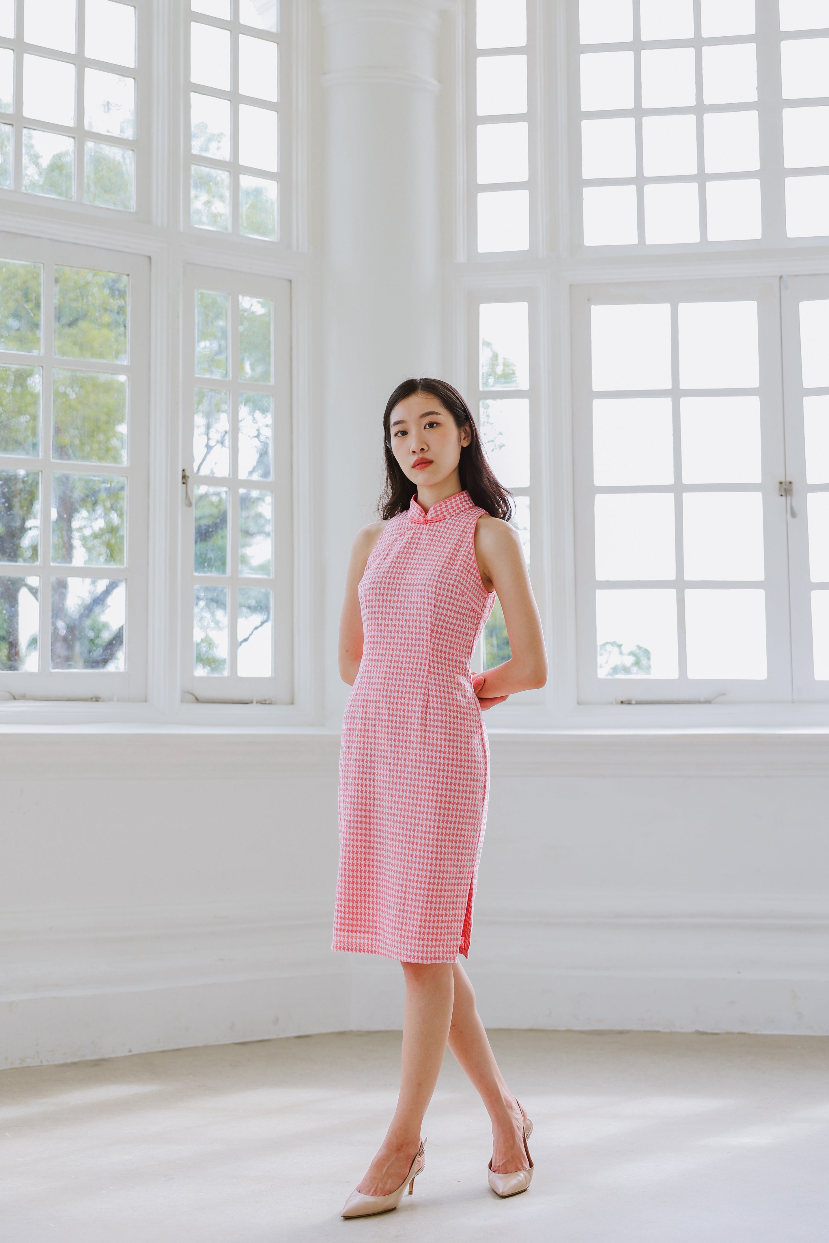 Begonia Cut-In Sleeve Qipao