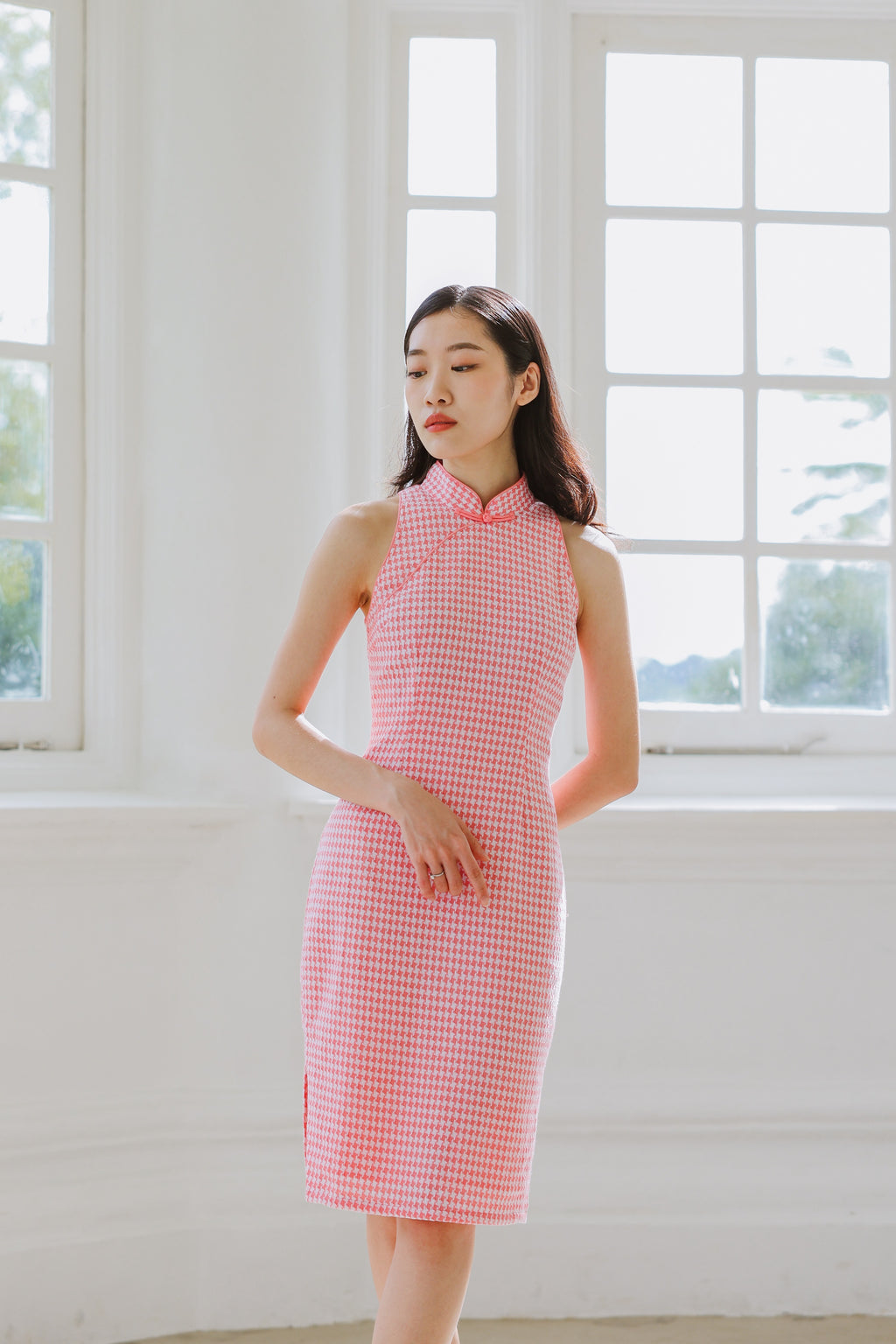 Begonia Cut-In Sleeve Qipao